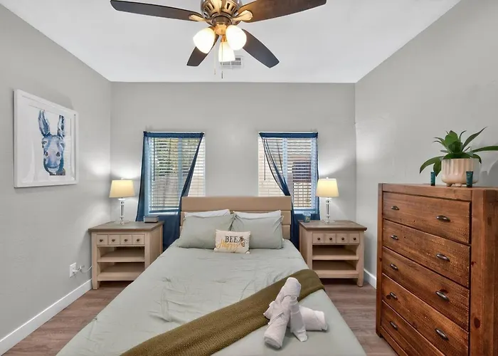 The Haven Luxury 2br Near Banner & Chase * Phoenix