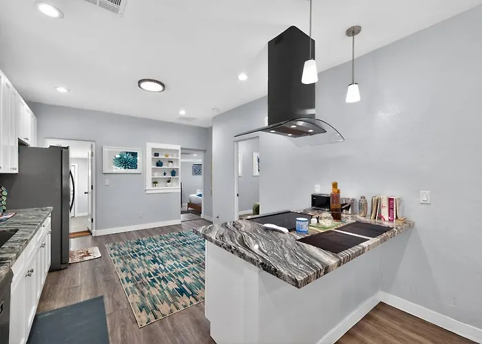 The Haven Luxury 2br Near Banner & Chase * Phoenix