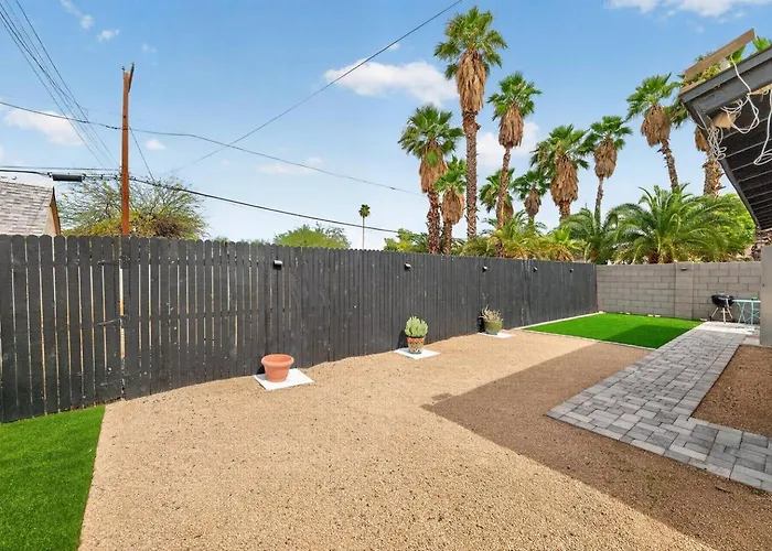 The Haven Luxury 2br Near Banner & Chase *