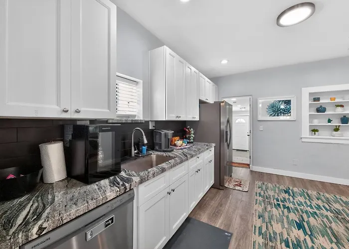 The Haven Luxury 2br Near Banner & Chase Holiday home