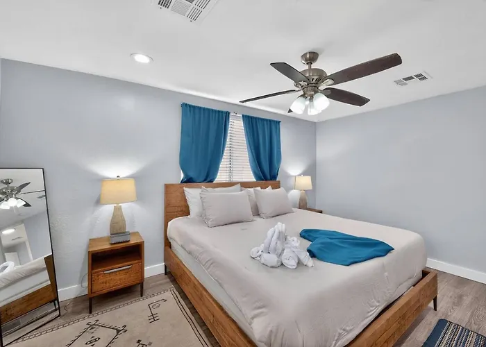The Haven Luxury 2br Near Banner & Chase Holiday home *